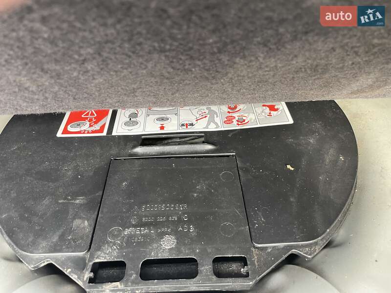 Універсал Renault Clio 2011 в Тернополі фото 23 Універсал Renault Clio 2011 в Тернополі