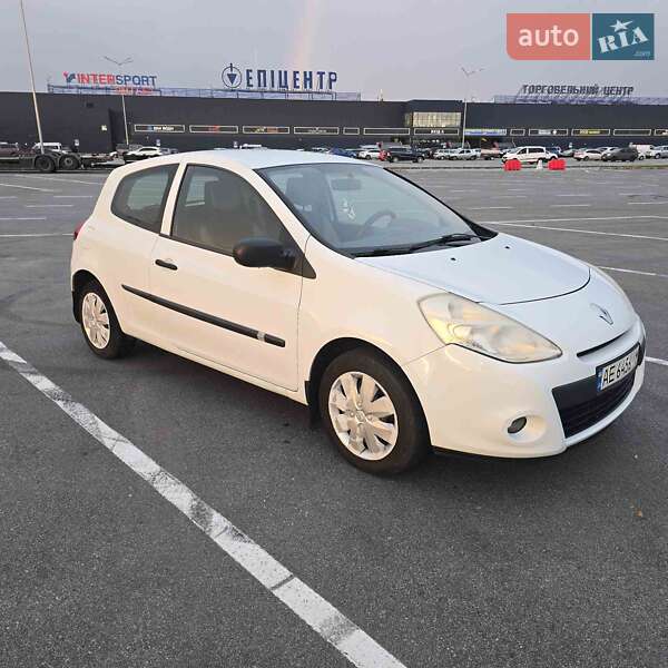 Хетчбек Renault Clio 2011 в Дніпрі