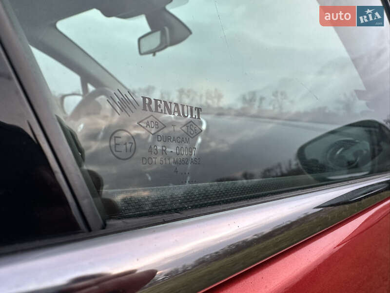 Хетчбек Renault Clio 2014 в Смілі