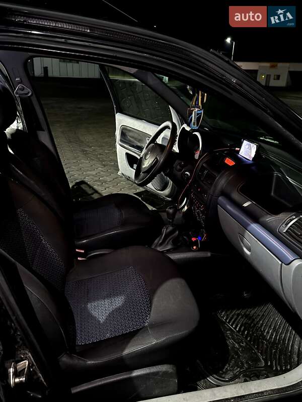 Седан Renault Clio 2008 в Горохові