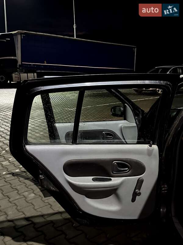 Седан Renault Clio 2008 в Горохові