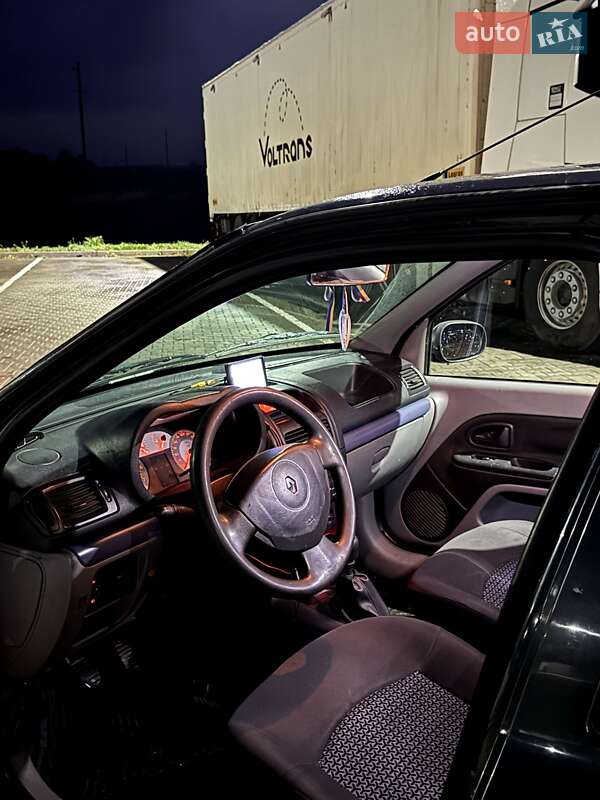 Седан Renault Clio 2008 в Горохові