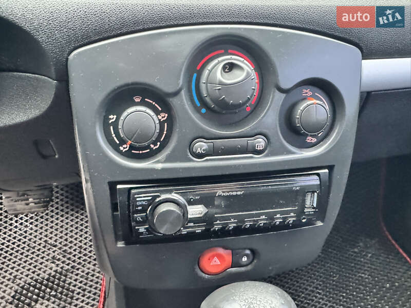Хетчбек Renault Clio 2007 в Вінниці фото 13 Хетчбек Renault Clio 2007 в Вінниці