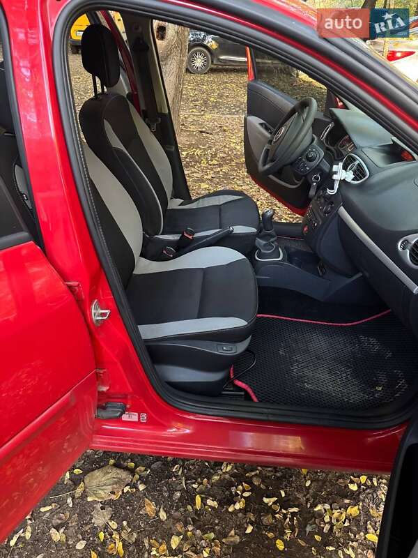 Хэтчбек Renault Clio 2012 в Запорожье