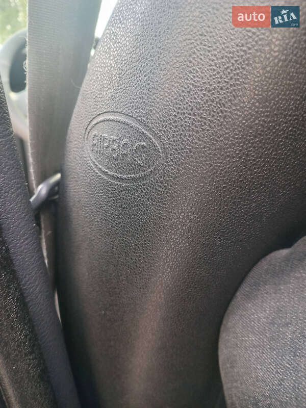 Хетчбек Renault Clio 2008 в Хмельницькому фото 21 Хетчбек Renault Clio 2008 в Хмельницькому