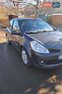 Хэтчбек Renault Clio 2007 в Богородчанах