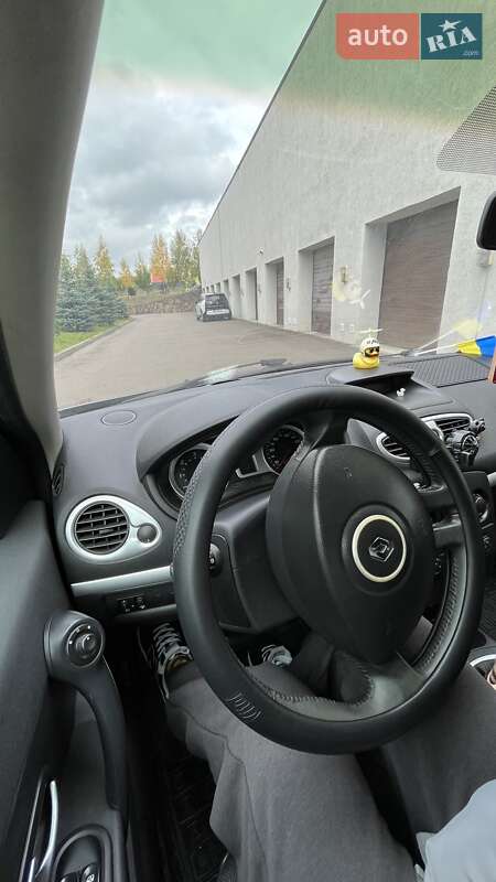 Хетчбек Renault Clio 2005 в Рівному фото 10 Хетчбек Renault Clio 2005 в Рівному