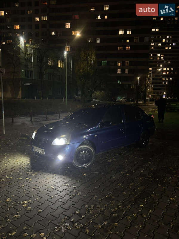 Седан Renault Clio 2007 в Києві