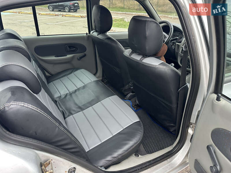 Седан Renault Clio 2006 в Києві