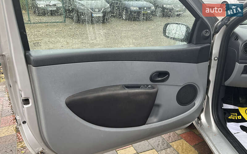 Хетчбек Renault Clio 2007 в Стрию фото 16 Хетчбек Renault Clio 2007 в Стрию