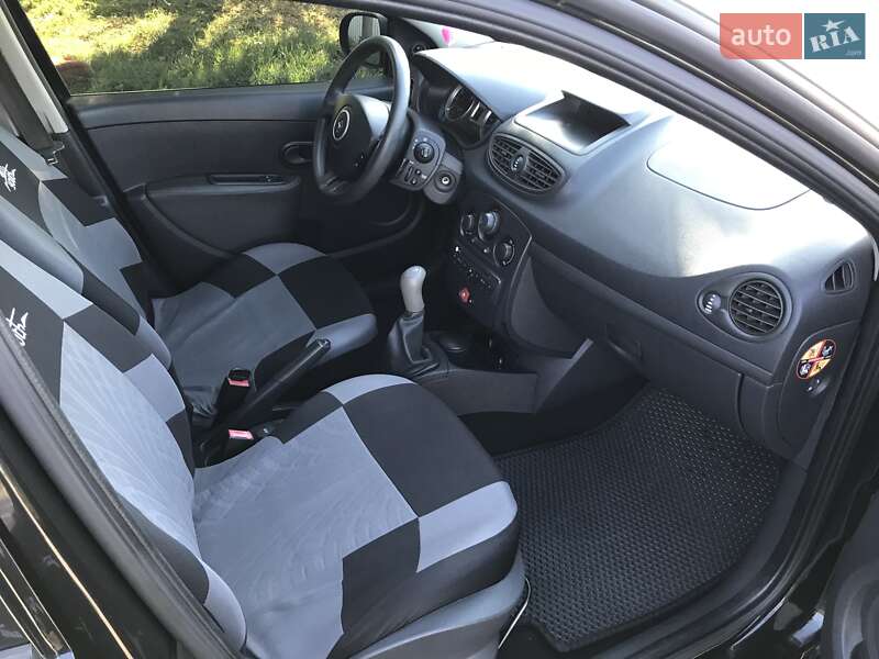 Хэтчбек Renault Clio 2009 в Сумах