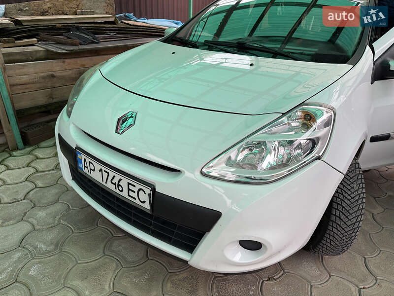 Хетчбек Renault Clio 2010 в Запоріжжі