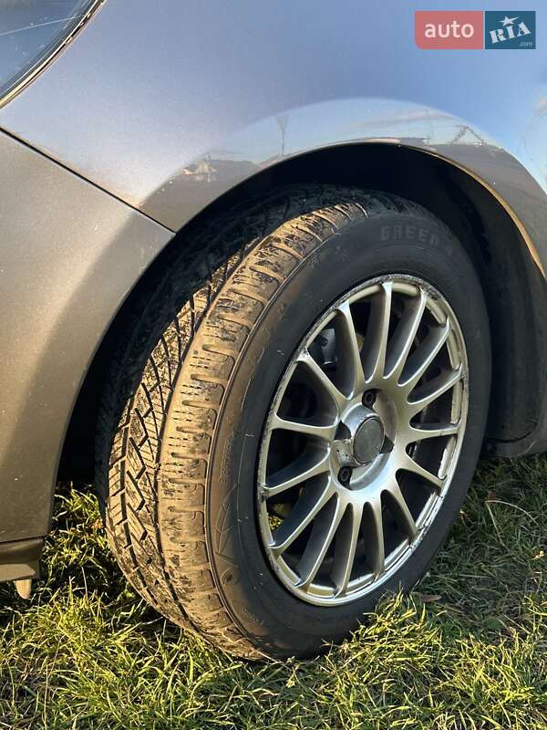 Хетчбек Renault Clio 2011 в Глевасі