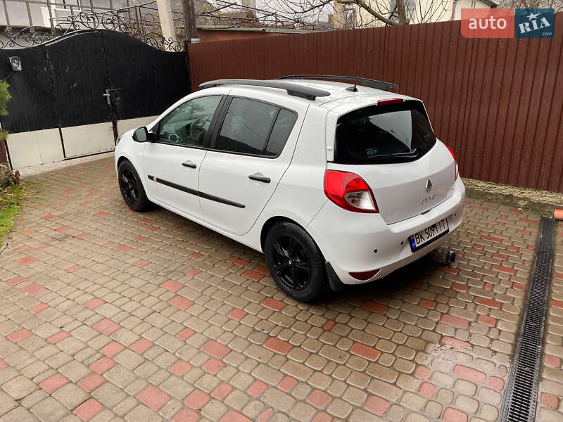 Хетчбек Renault Clio 2011 в Рівному фото 4 Хетчбек Renault Clio 2011 в Рівному