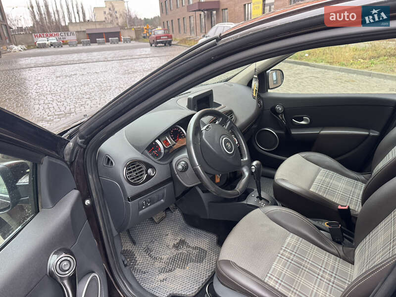 Хэтчбек Renault Clio 2011 в Нетешине фото 11 Хэтчбек Renault Clio 2011 в Нетешине