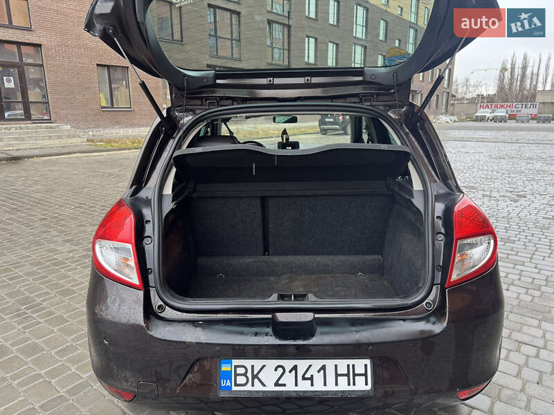 Хэтчбек Renault Clio 2011 в Нетешине фото 29 Хэтчбек Renault Clio 2011 в Нетешине