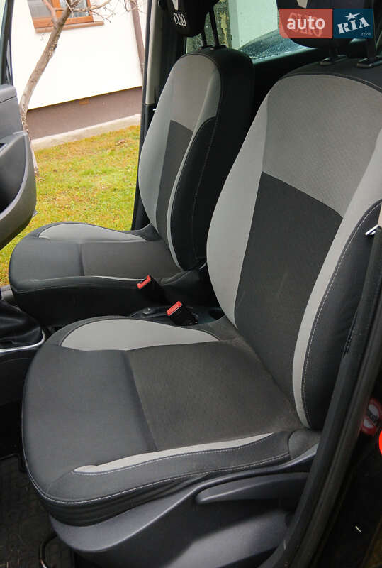 Хетчбек Renault Clio 2011 в Івано-Франківську