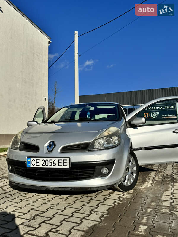 Хэтчбек Renault Clio 2005 в Черновцах фото Хэтчбек Renault Clio 2005 в Черновцах