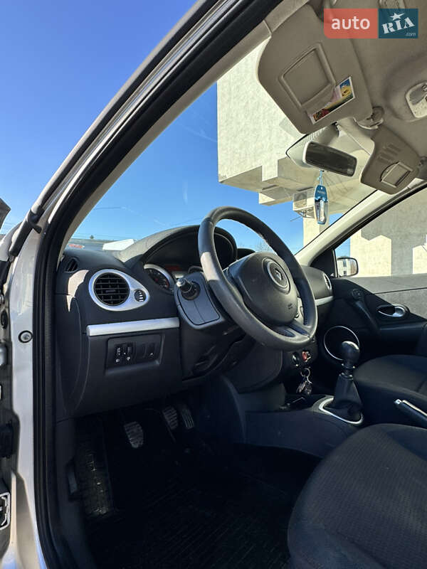 Хэтчбек Renault Clio 2005 в Черновцах фото 12 Хэтчбек Renault Clio 2005 в Черновцах