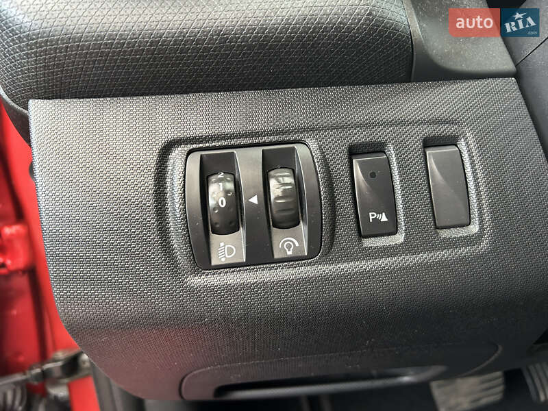 Хетчбек Renault Clio 2015 в Білій Церкві фото 38 Хетчбек Renault Clio 2015 в Білій Церкві