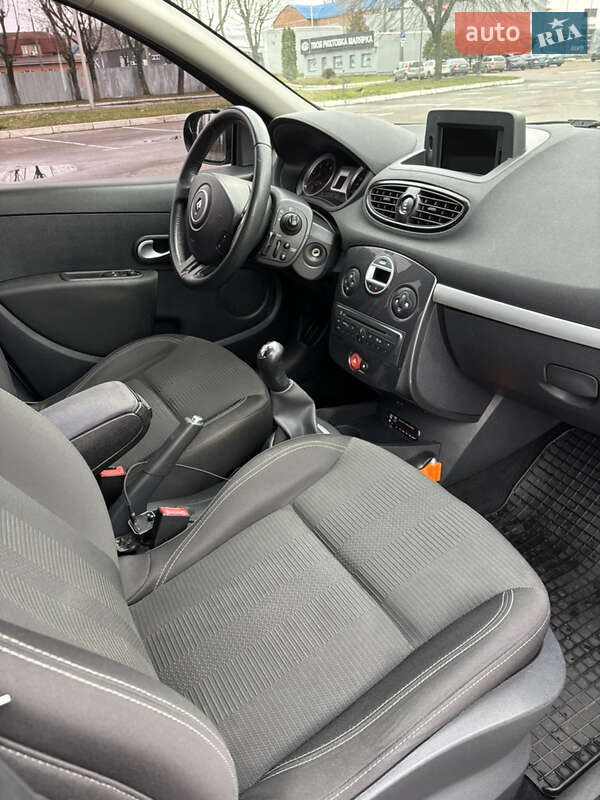 Хэтчбек Renault Clio 2011 в Киеве