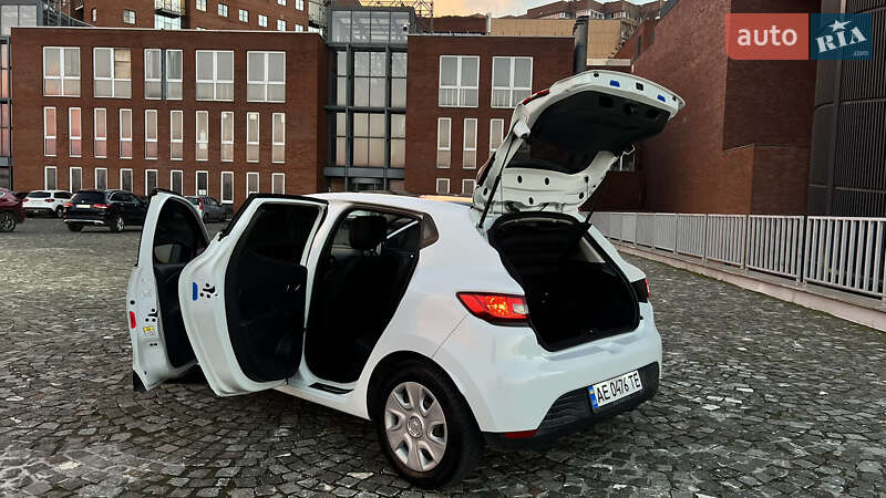 Хетчбек Renault Clio 2016 в Дніпрі