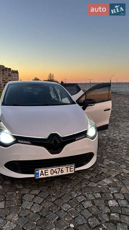 Хетчбек Renault Clio 2016 в Дніпрі