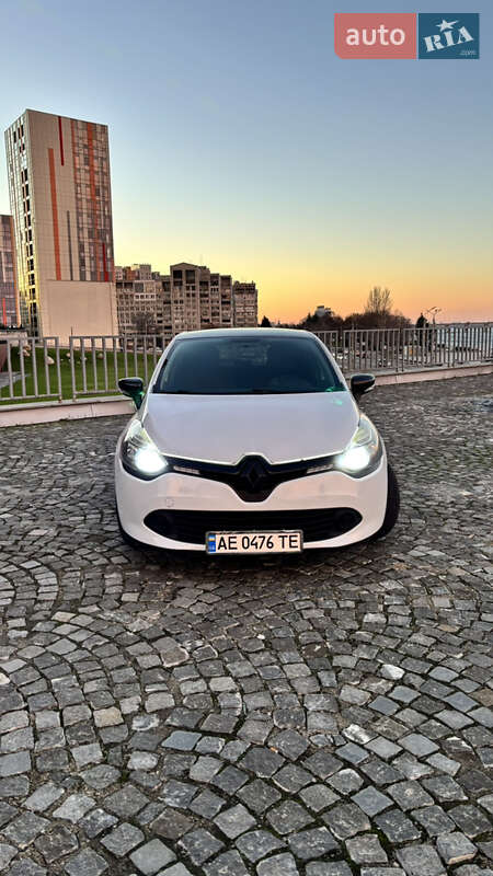 Хетчбек Renault Clio 2016 в Дніпрі