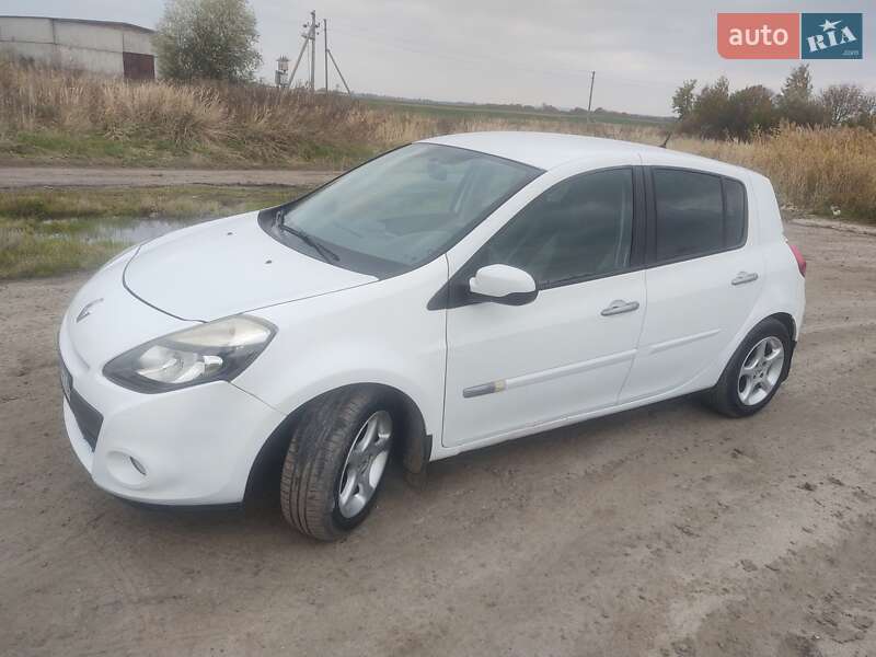 Хэтчбек Renault Clio 2012 в Дубно