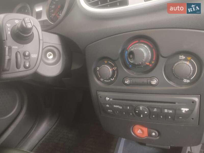 Хэтчбек Renault Clio 2012 в Дубно