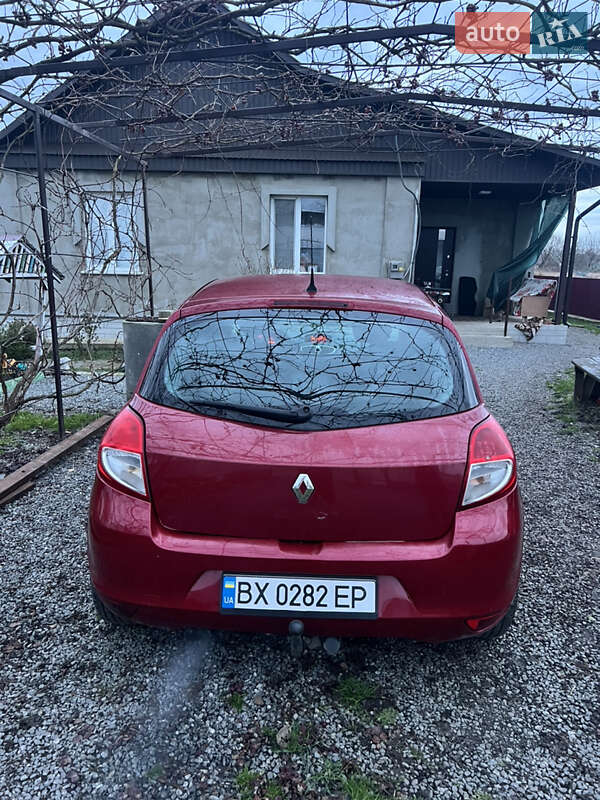 Хэтчбек Renault Clio 2010 в Полонном