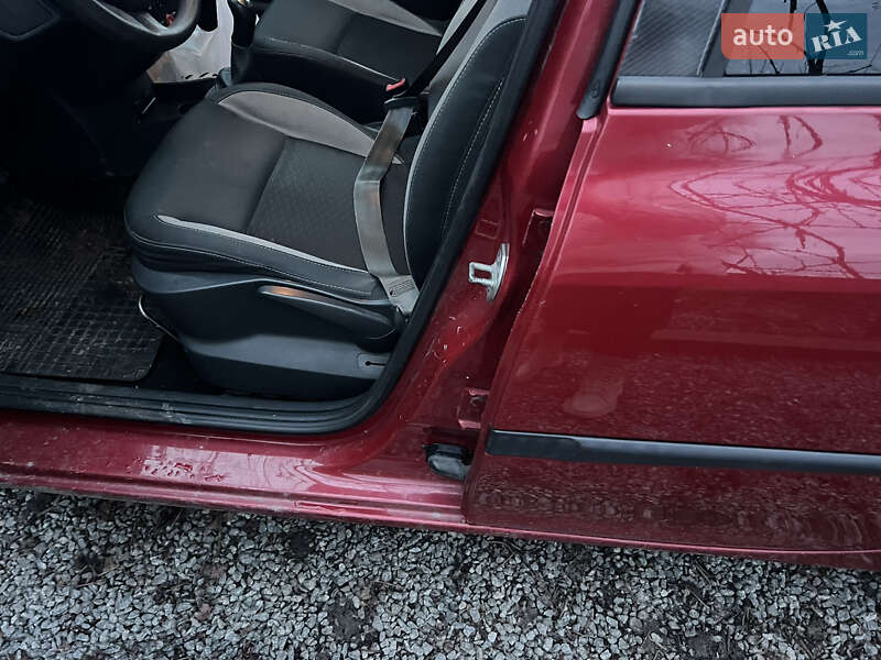 Хэтчбек Renault Clio 2010 в Полонном