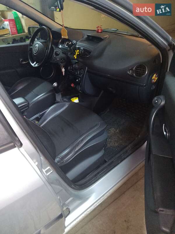 Хетчбек Renault Clio 2006 в Старокостянтинові фото 7 Хетчбек Renault Clio 2006 в Старокостянтинові