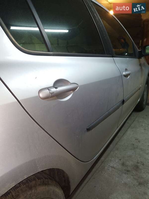 Хетчбек Renault Clio 2006 в Старокостянтинові фото 11 Хетчбек Renault Clio 2006 в Старокостянтинові