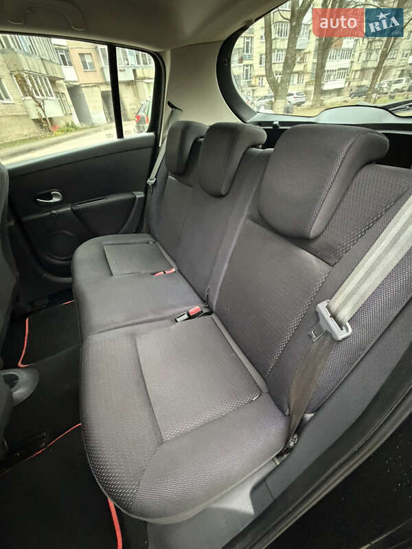 Хэтчбек Renault Clio 2007 в Луцке