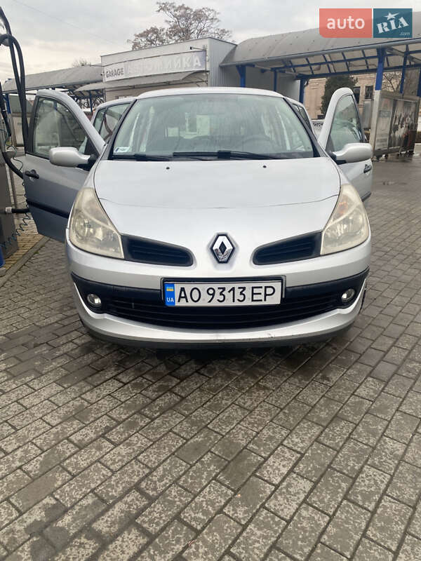 Renault Clio 2006 Renault Clio 2006