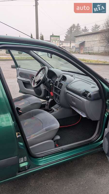 Хэтчбек Renault Clio 2000 в Ровно