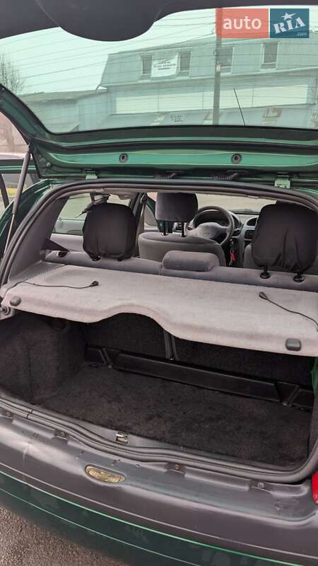 Хэтчбек Renault Clio 2000 в Ровно