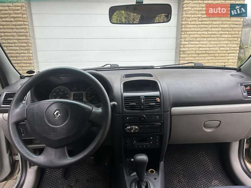 Хэтчбек Renault Clio 2003 в Ирпене