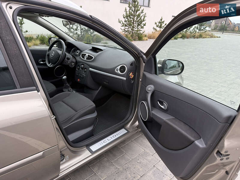 Універсал Renault Clio 2009 в Луцьку