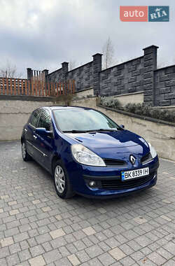 Хэтчбек Renault Clio 2007 в Ровно