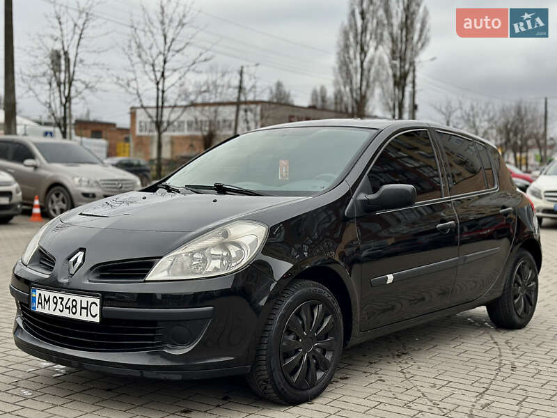 Хэтчбек Renault Clio 2006 в Житомире