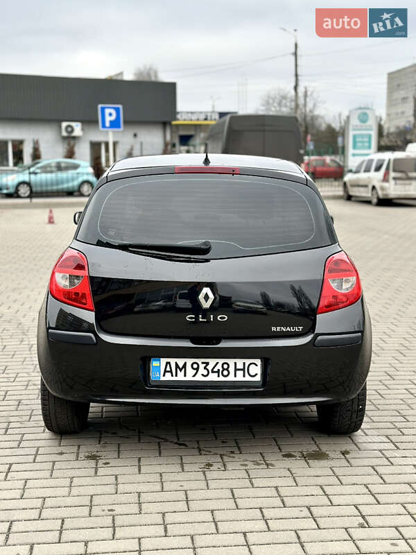 Хэтчбек Renault Clio 2006 в Житомире