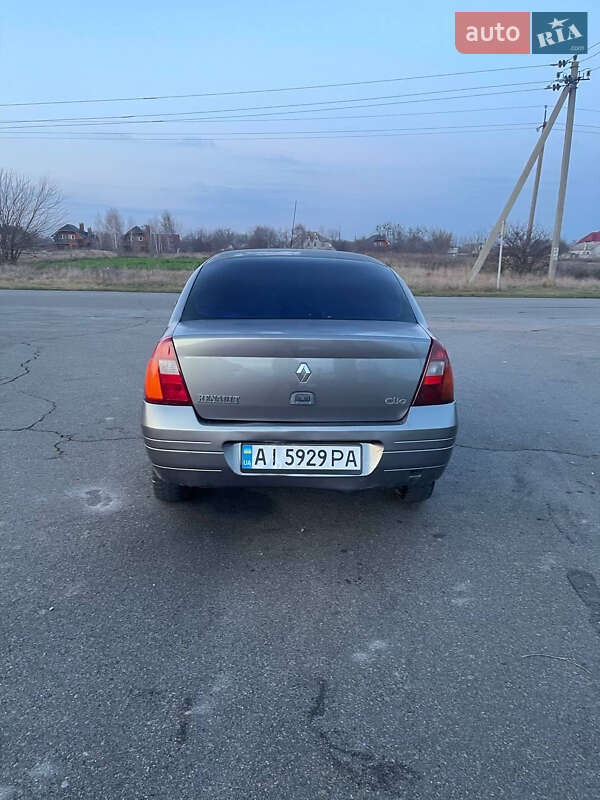 Хэтчбек Renault Clio 2001 в Яготине
