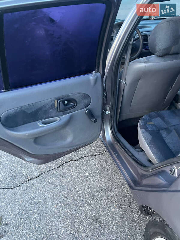 Хэтчбек Renault Clio 2001 в Яготине