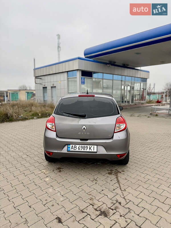 Хэтчбек Renault Clio 2011 в Гайсине