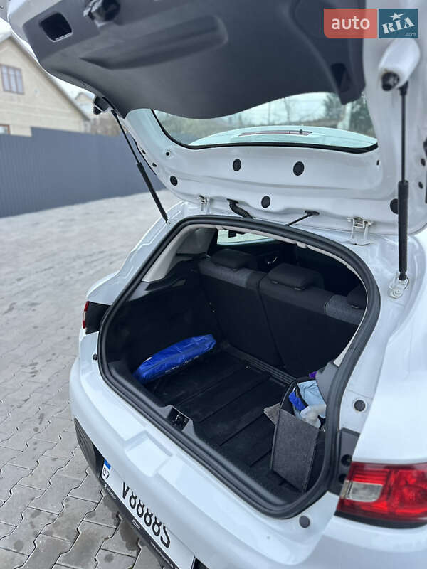 Хэтчбек Renault Clio 2016 в Черновцах фото 16 Хэтчбек Renault Clio 2016 в Черновцах