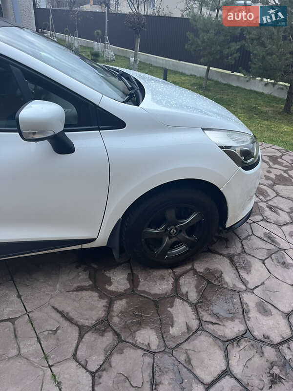 Хэтчбек Renault Clio 2015 в Рожнятове