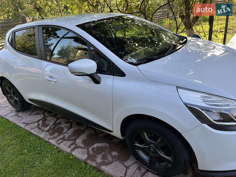 Хэтчбек Renault Clio 2015 в Рожнятове