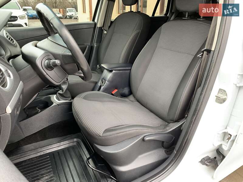 Хэтчбек Renault Clio 2012 в Бердичеве